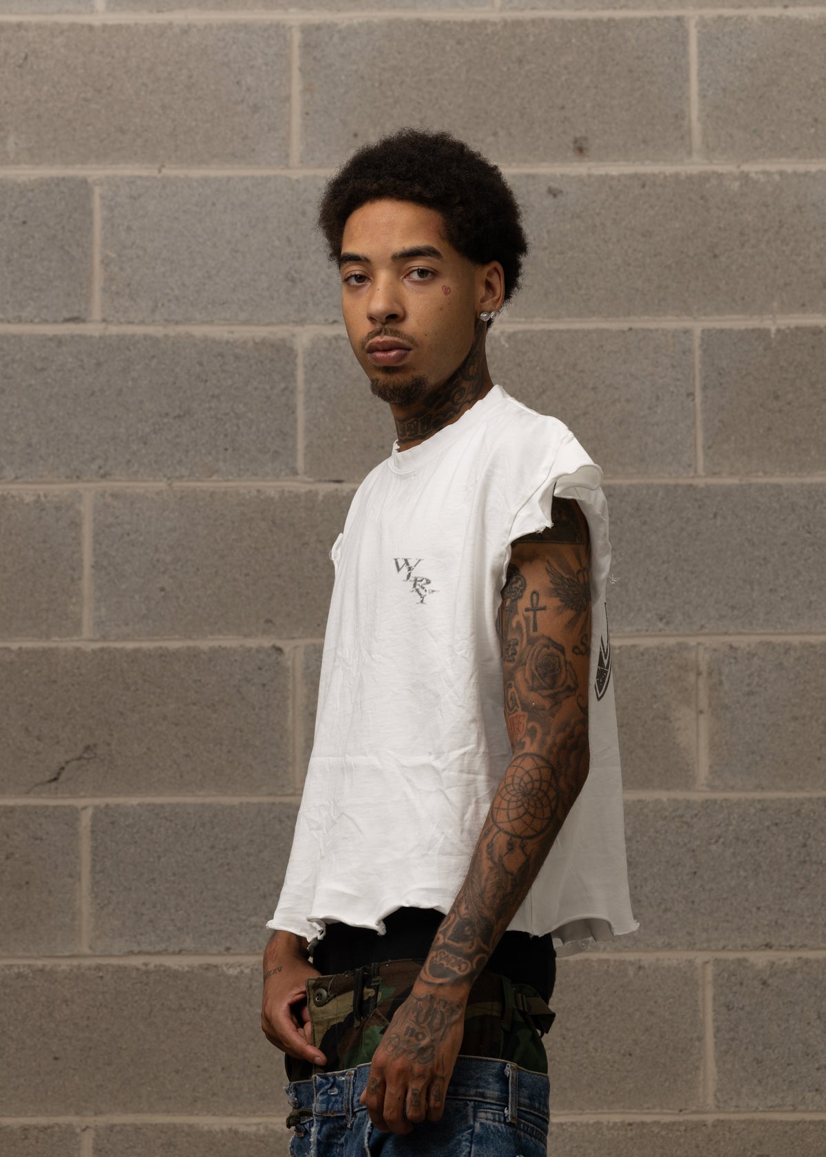 WALLERY COMMUNITY DISTRESSED TANK TOP