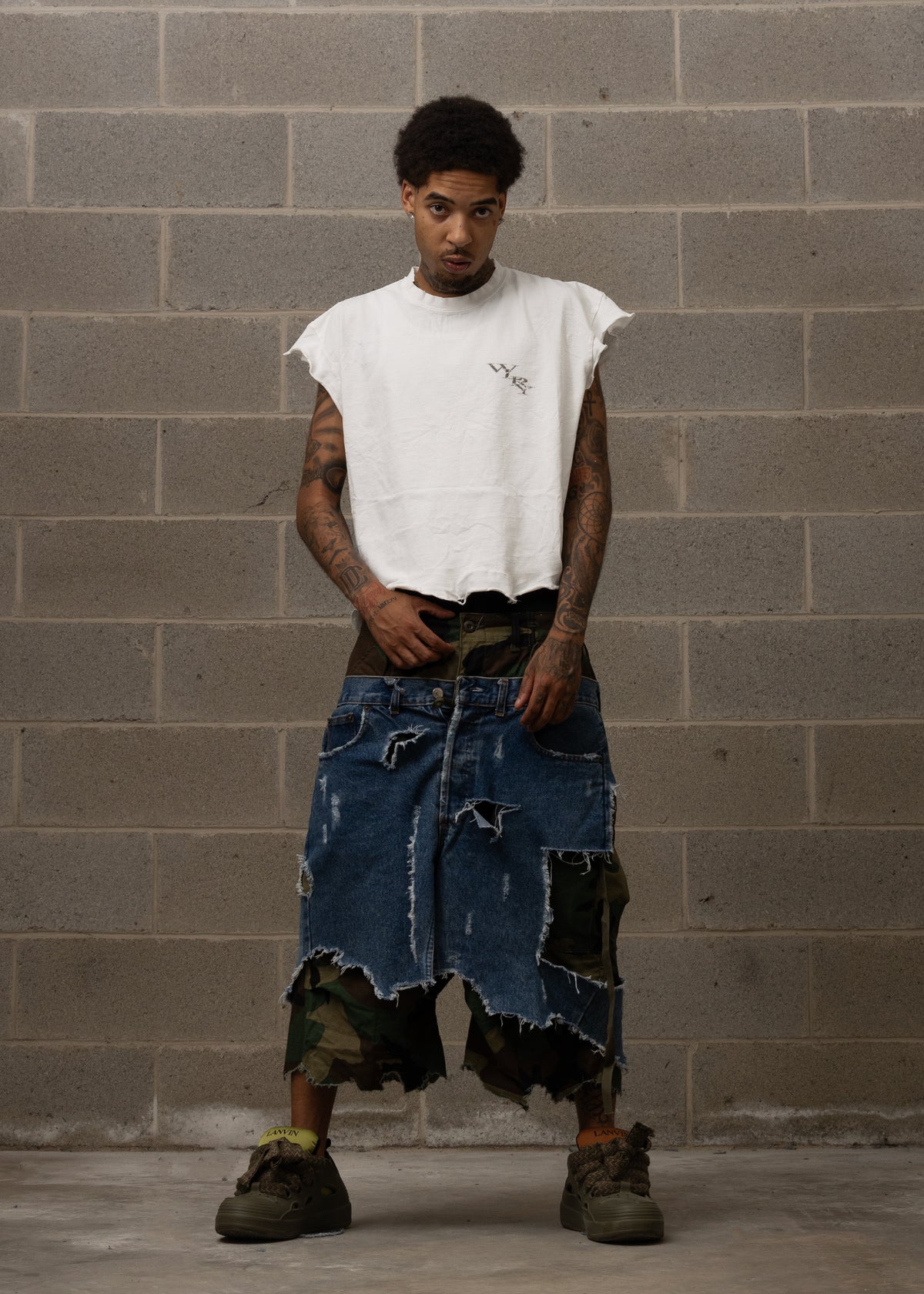 WALLERY COMMUNITY DISTRESSED TANK TOP