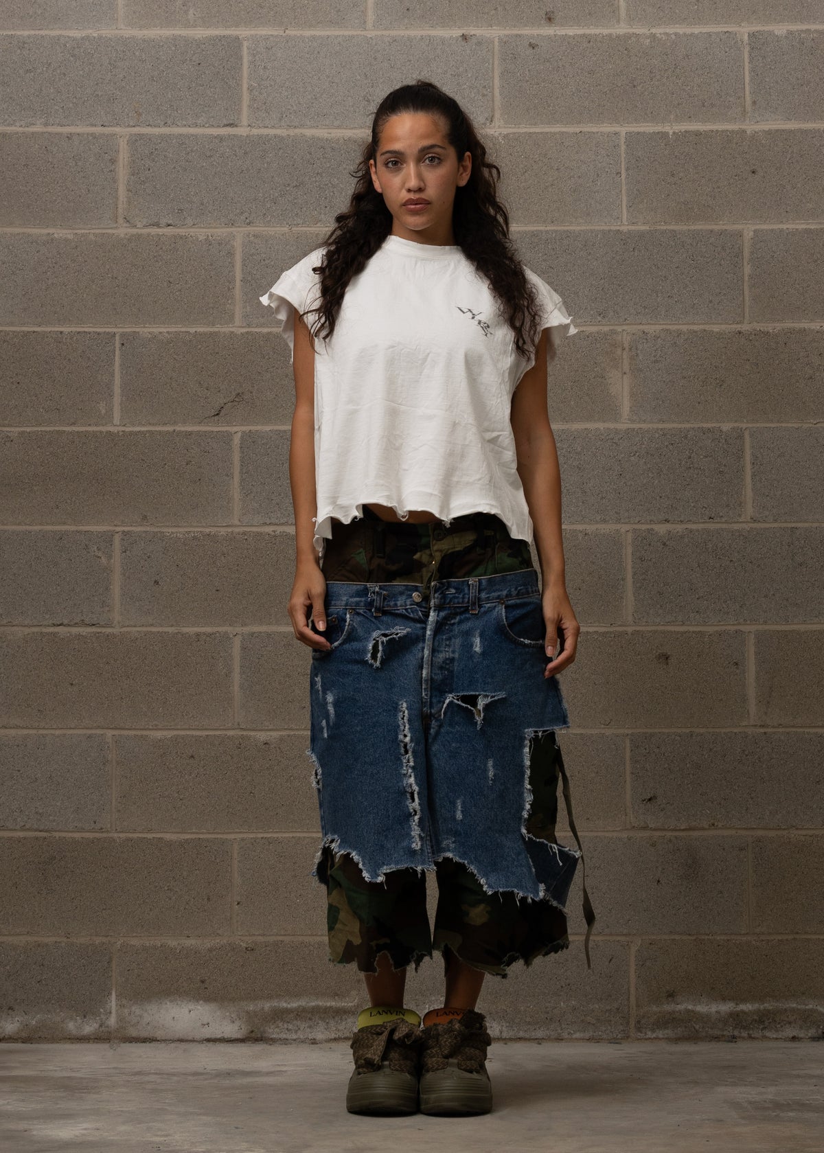 WALLERY COMMUNITY DISTRESSED TANK TOP