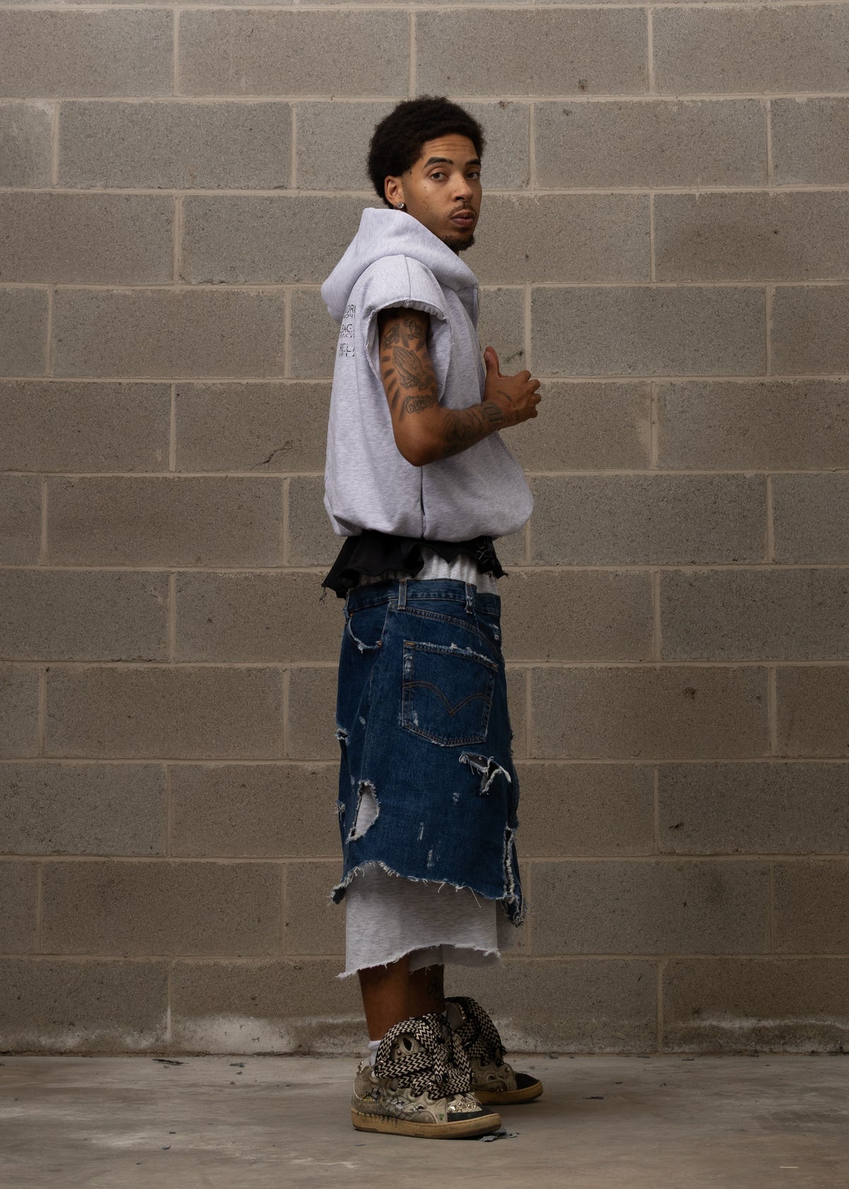 WLRY GREY PADDED SLEEVELESS HOODIE