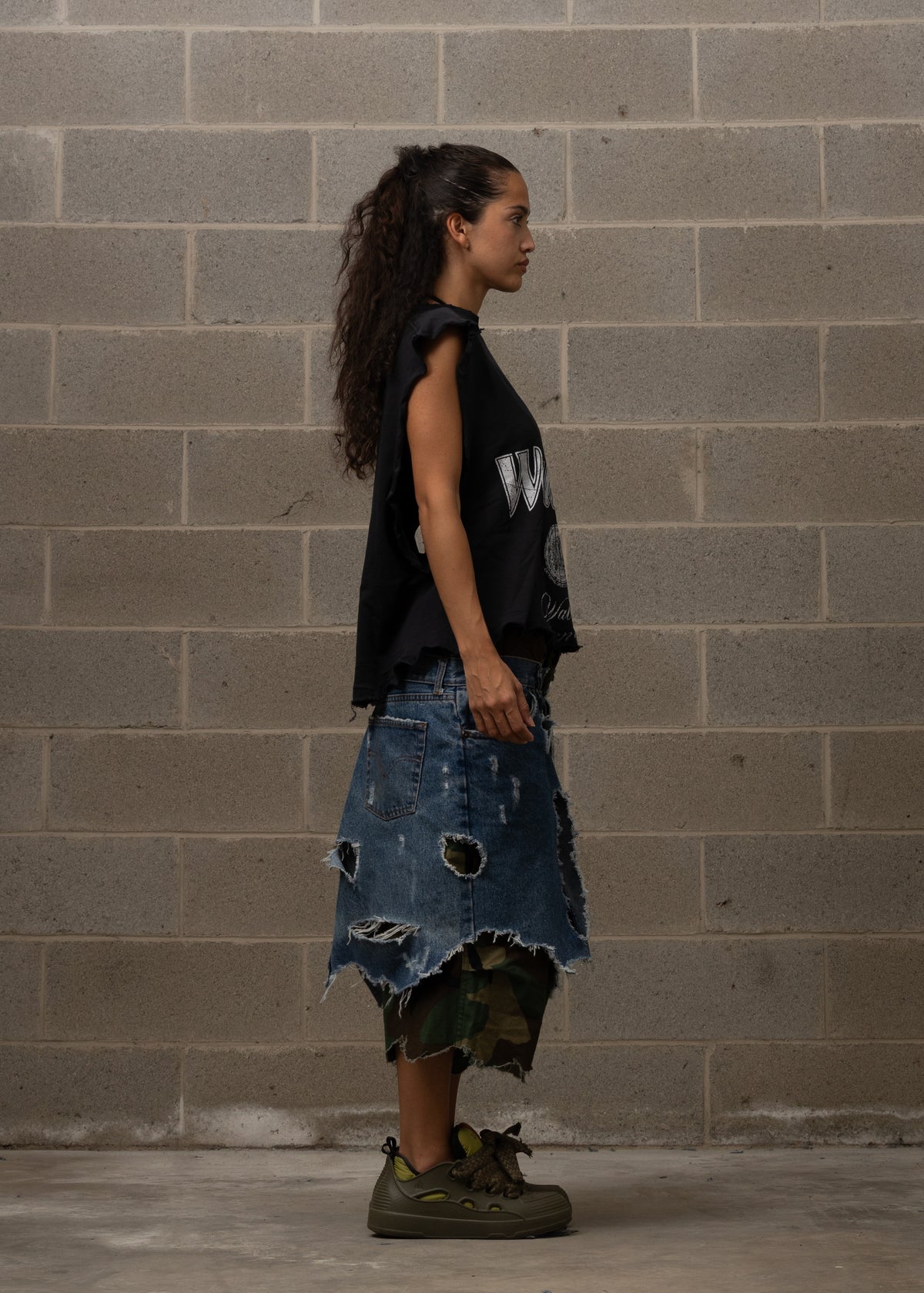 WALLERY STAR DISTRESSED TANK TOP