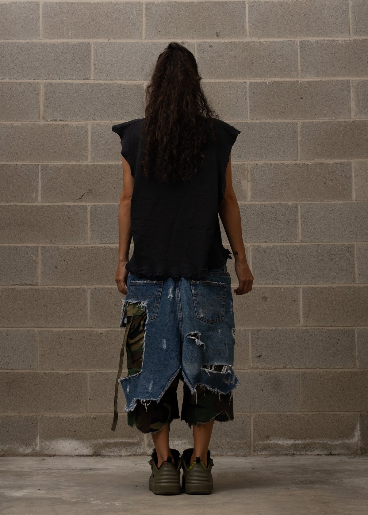 WALLERY STAR DISTRESSED TANK TOP