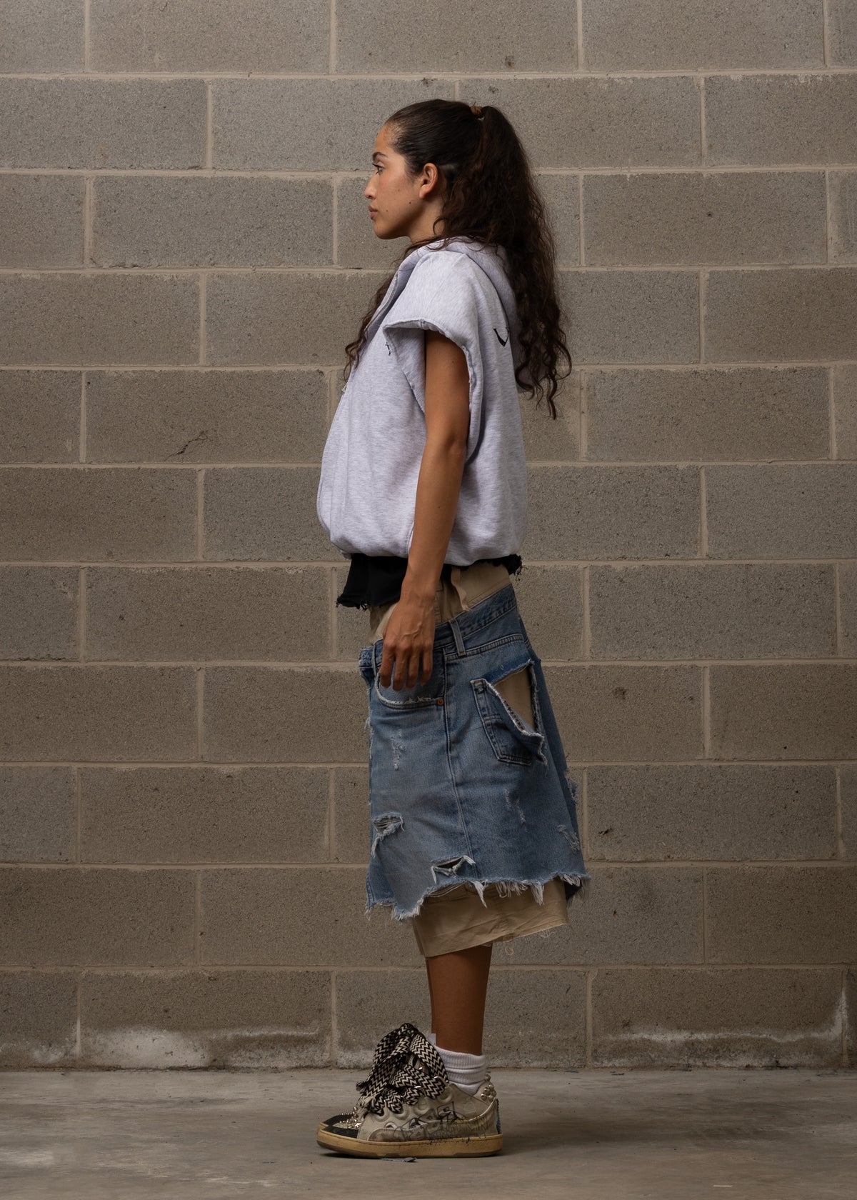 WLRY GREY PADDED SLEEVELESS HOODIE